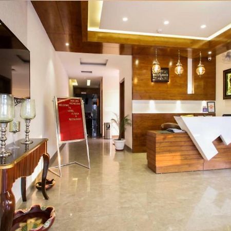 Al-Qasa Hotel Zirakpur Exterior foto